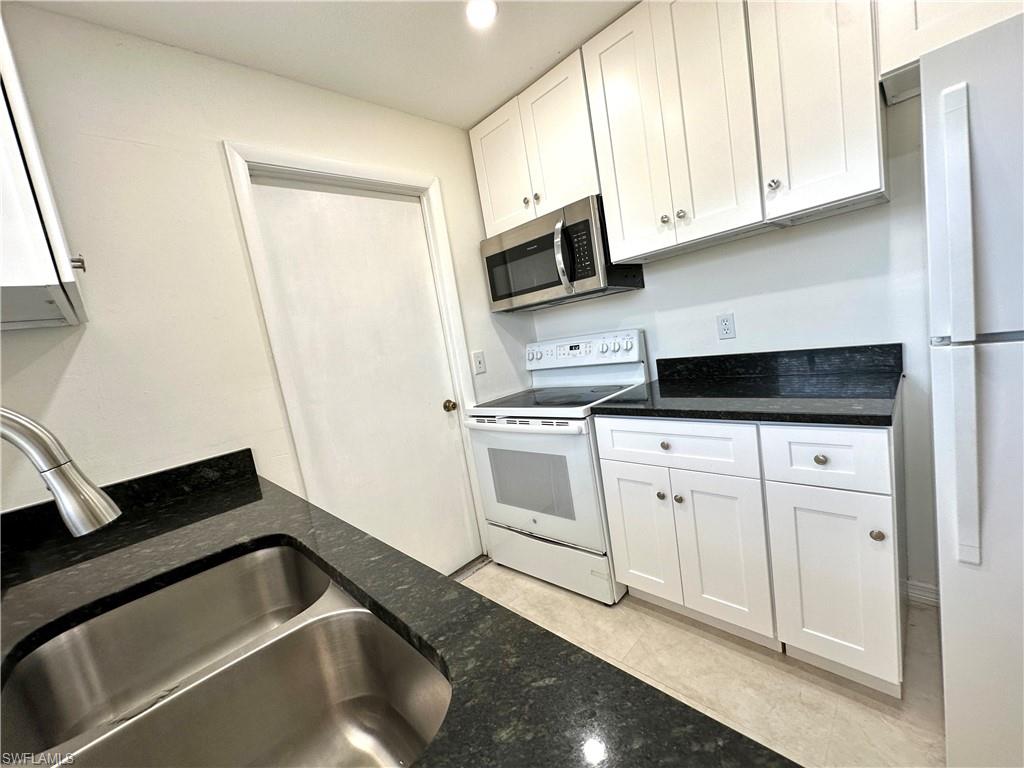 SAN CARLOS PARK - Residential