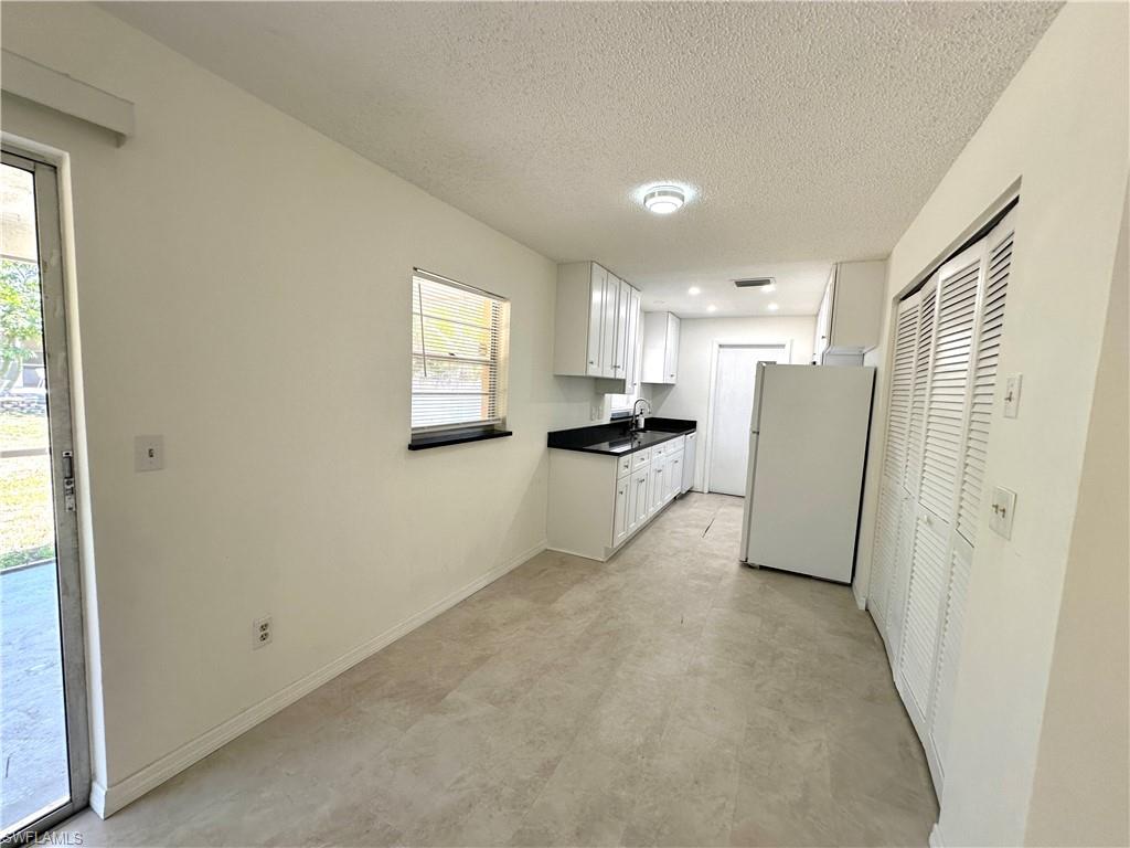 SAN CARLOS PARK - Residential