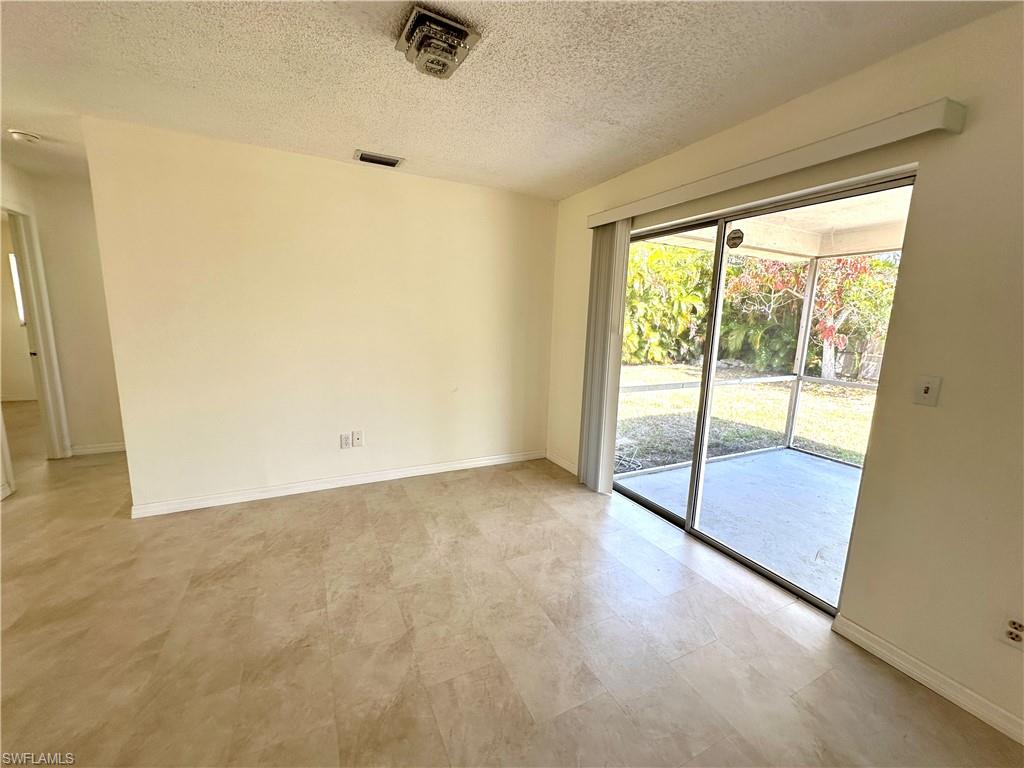 SAN CARLOS PARK - Residential