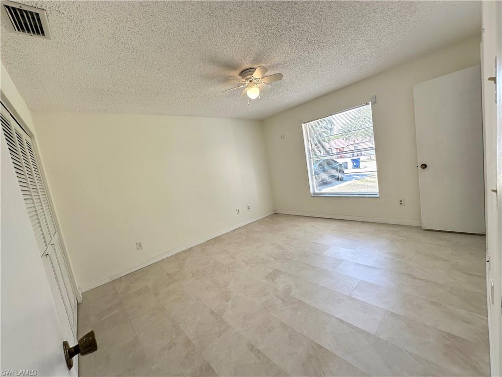 SAN CARLOS PARK - Residential