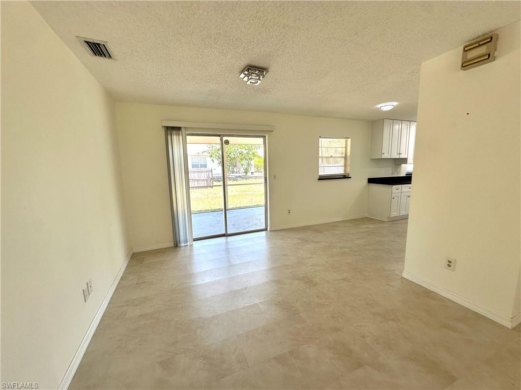 SAN CARLOS PARK - Residential