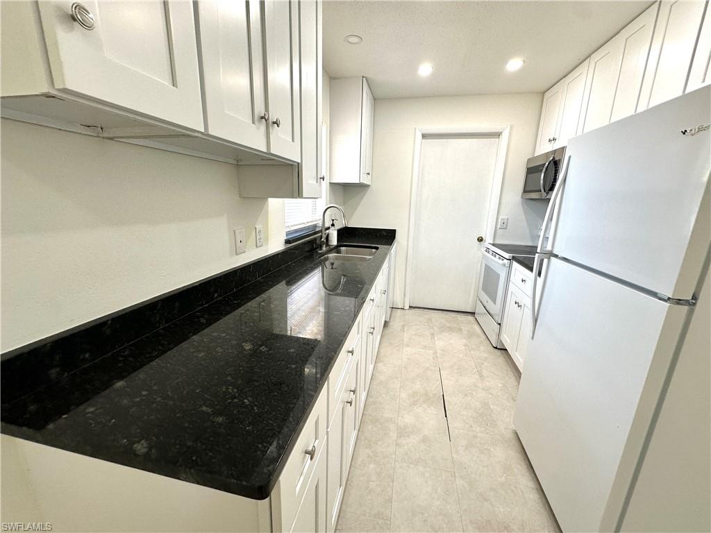 SAN CARLOS PARK - Residential