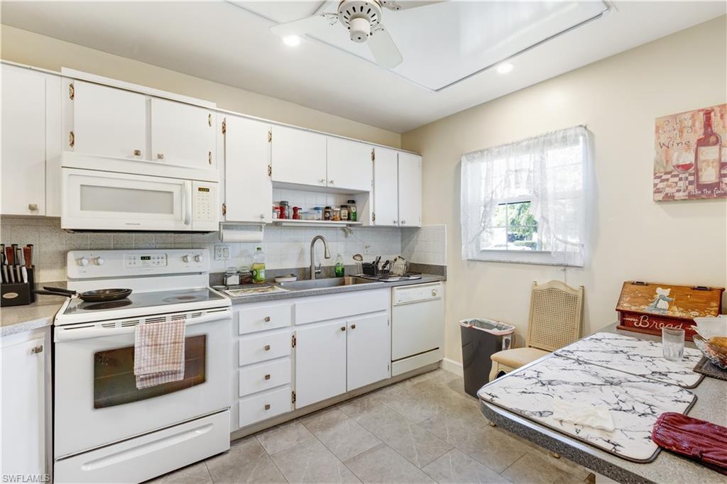 MYERLEE ESQUIRE COURTS CONDO - Residential