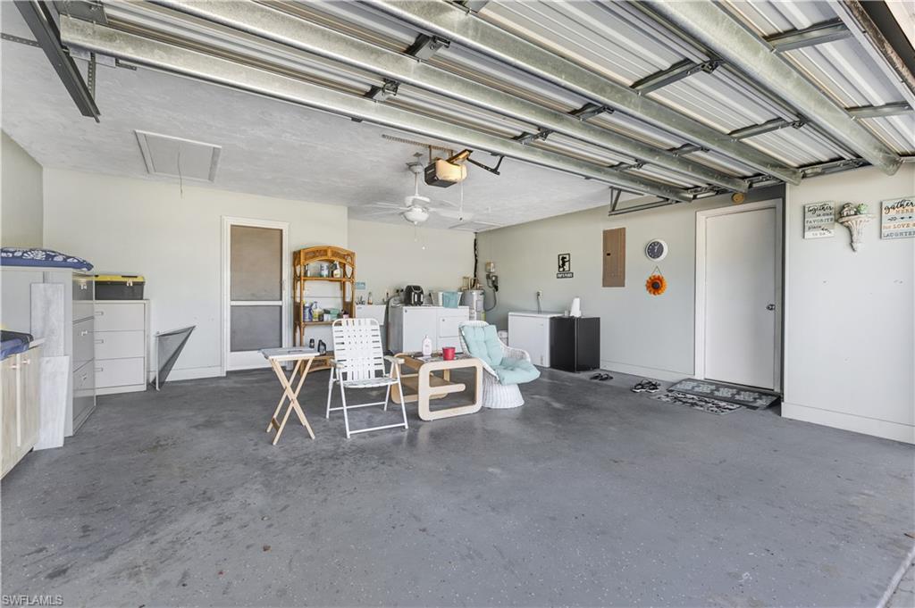 MYERLEE ESQUIRE COURTS CONDO - Residential