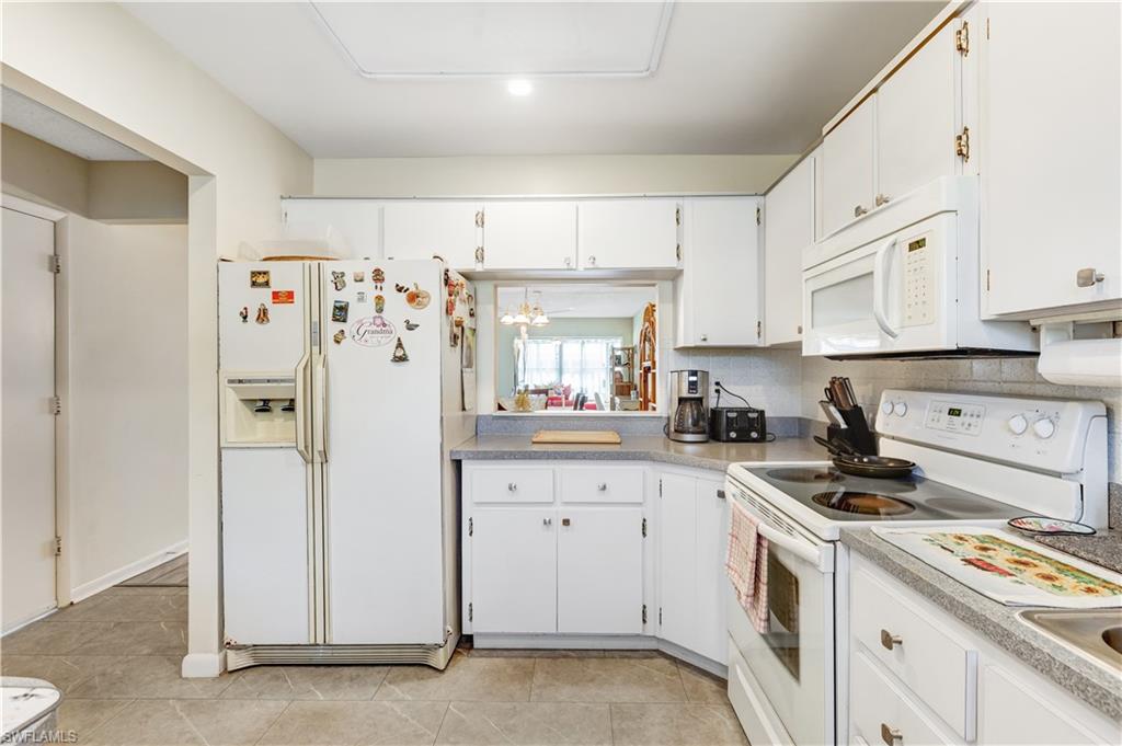 MYERLEE ESQUIRE COURTS CONDO - Residential