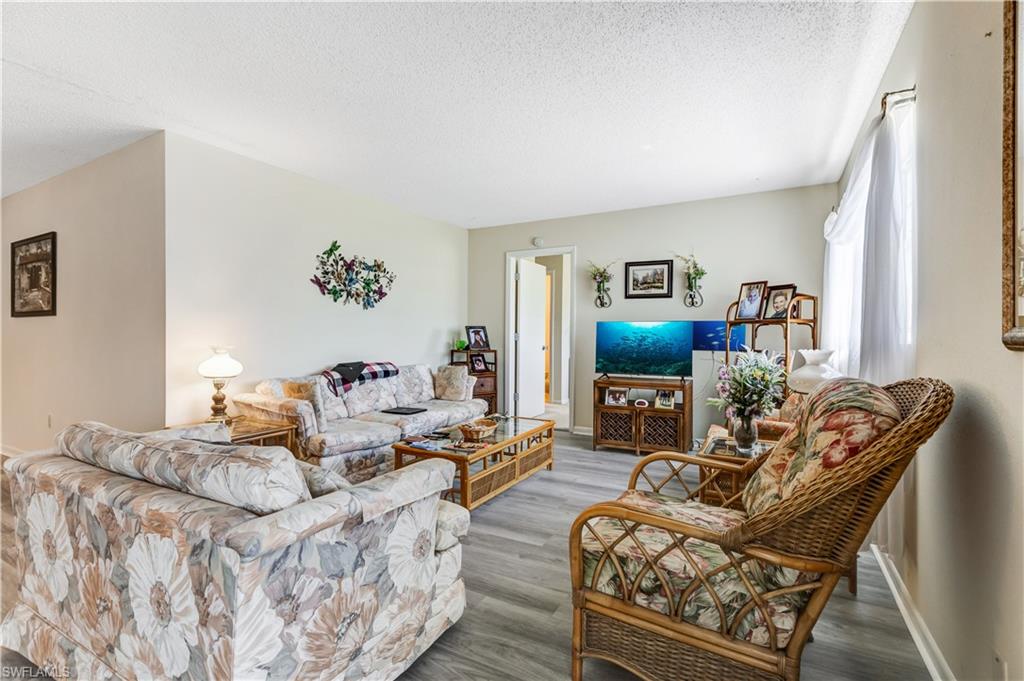 MYERLEE ESQUIRE COURTS CONDO - Residential