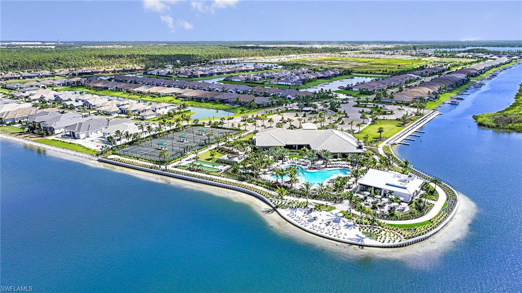 ESPLANADE LAKE CLUB - Residential