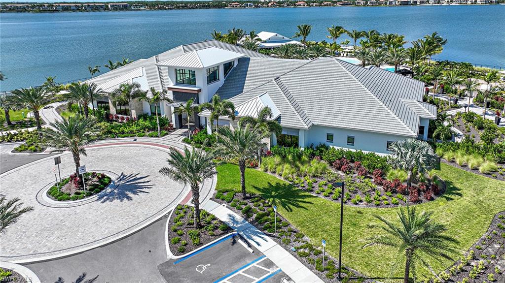 ESPLANADE LAKE CLUB - Residential