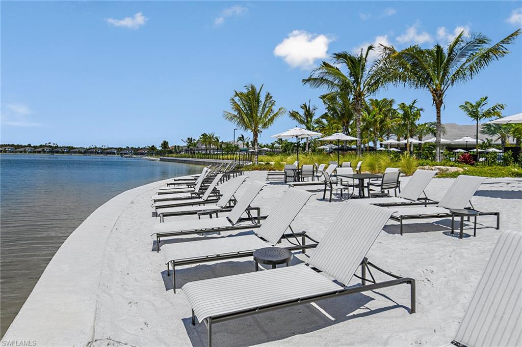ESPLANADE LAKE CLUB - Residential