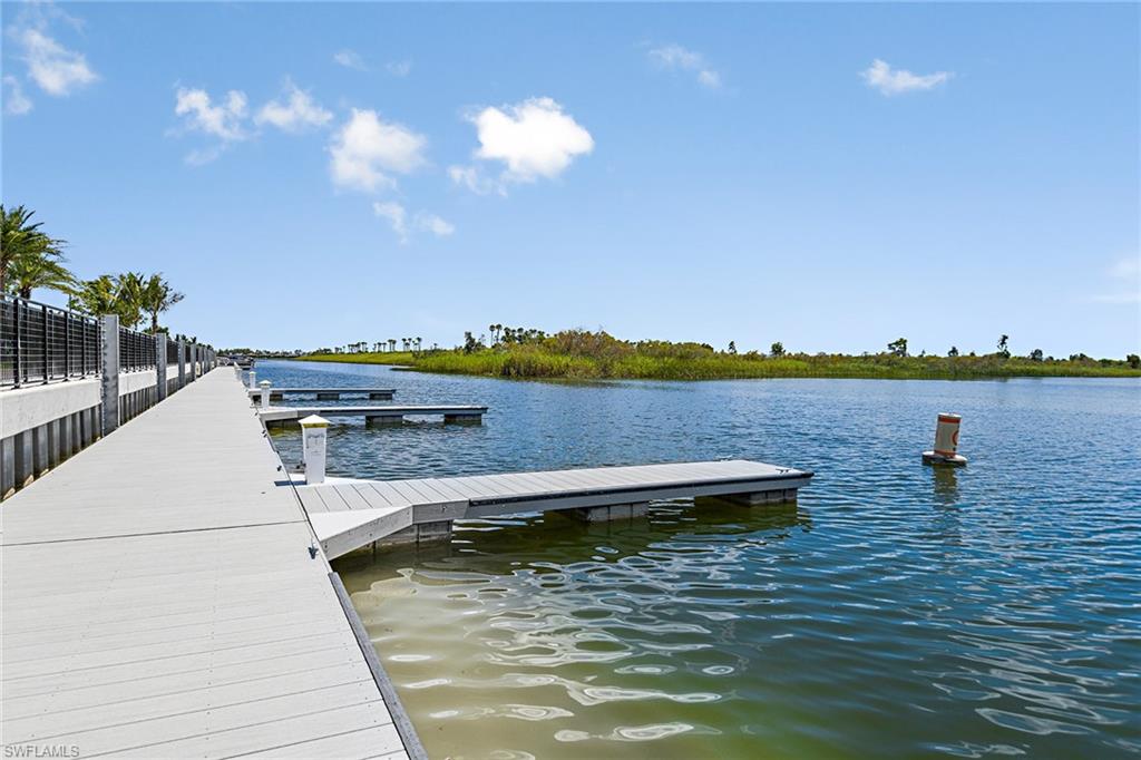 ESPLANADE LAKE CLUB - Residential