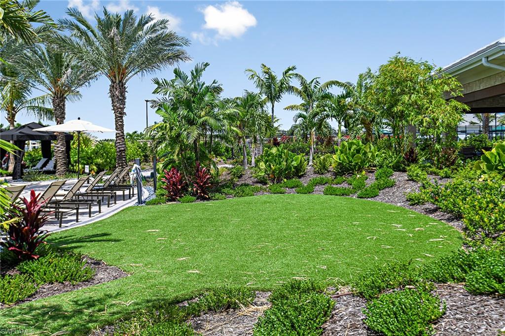 ESPLANADE LAKE CLUB - Residential