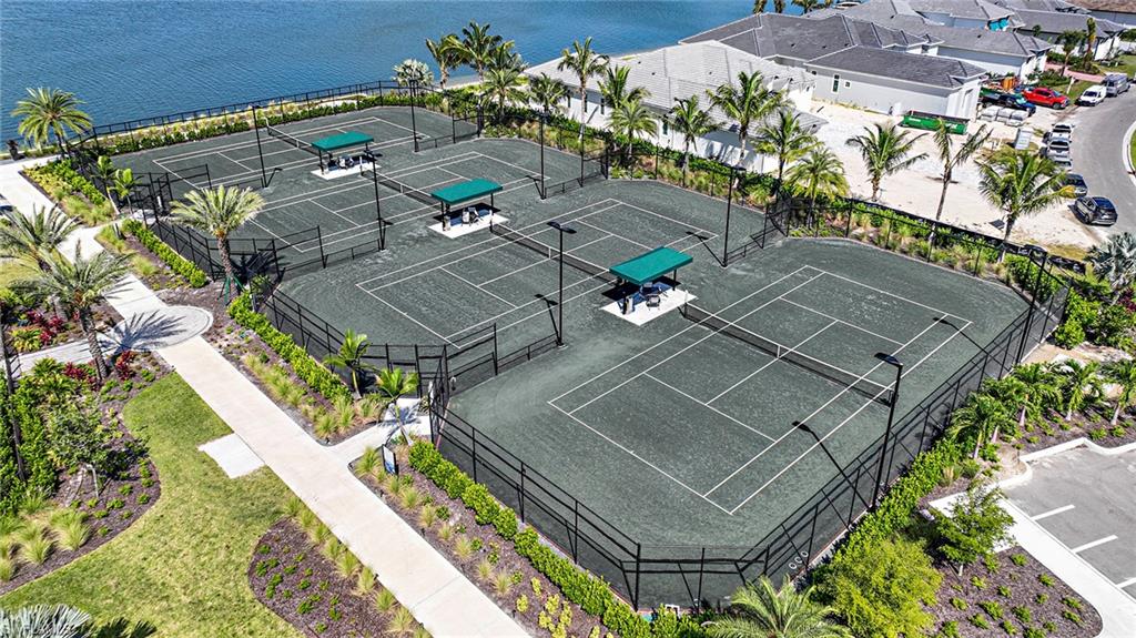 ESPLANADE LAKE CLUB - Residential