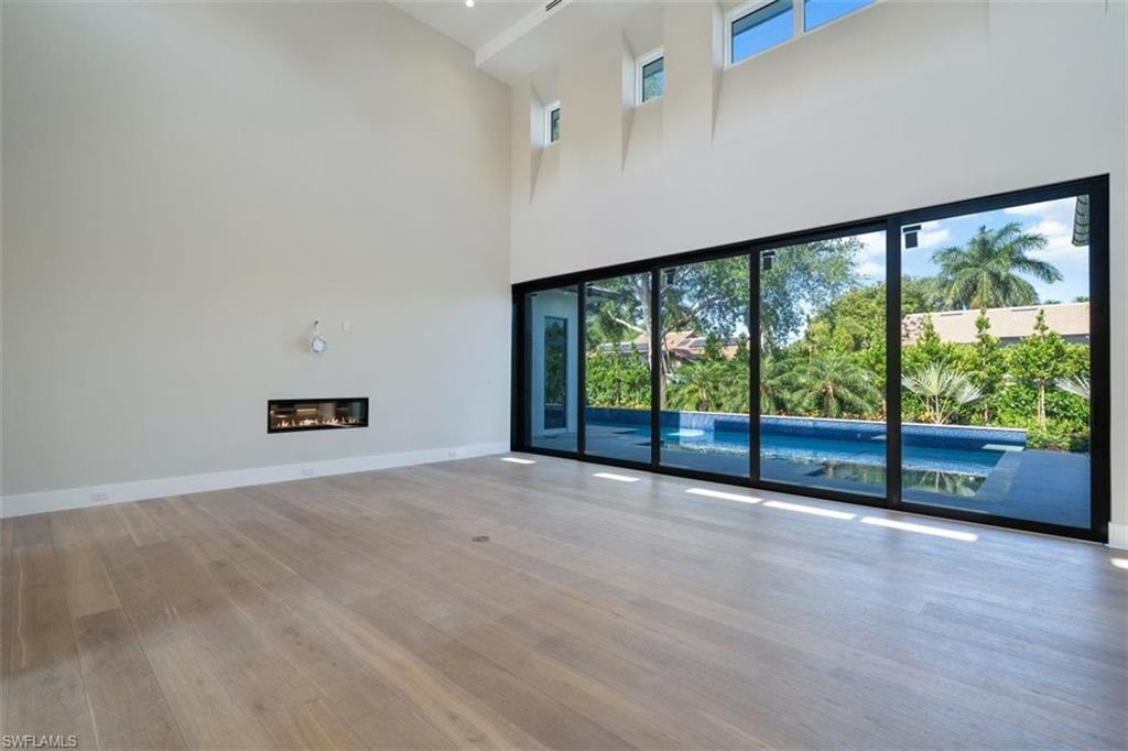 PELICAN BAY WOODS - Residential