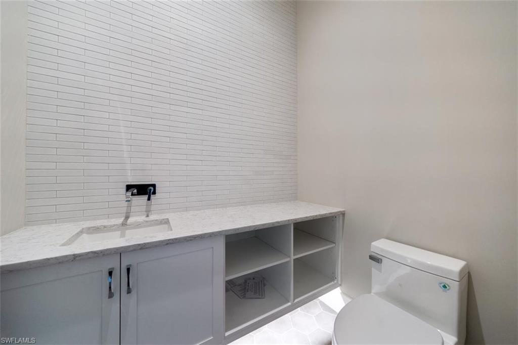 PELICAN BAY WOODS - Residential