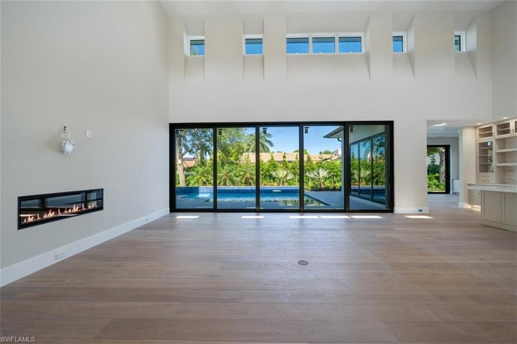 PELICAN BAY WOODS - Residential