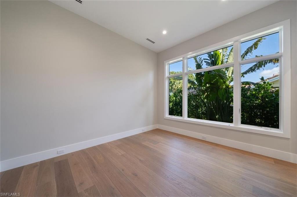 PELICAN BAY WOODS - Residential