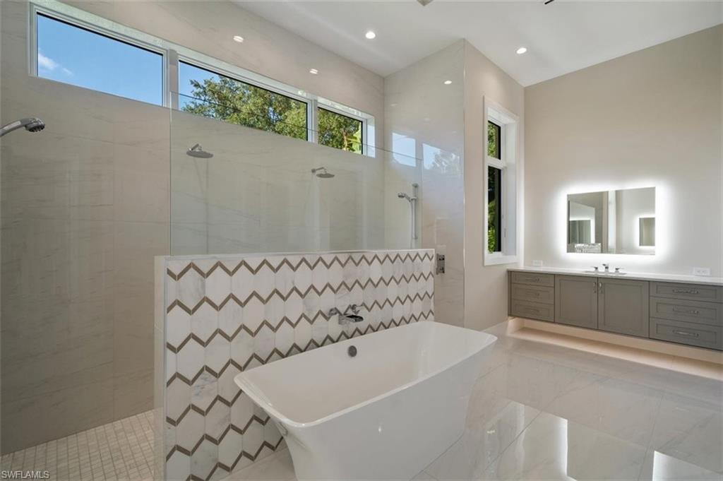 PELICAN BAY WOODS - Residential