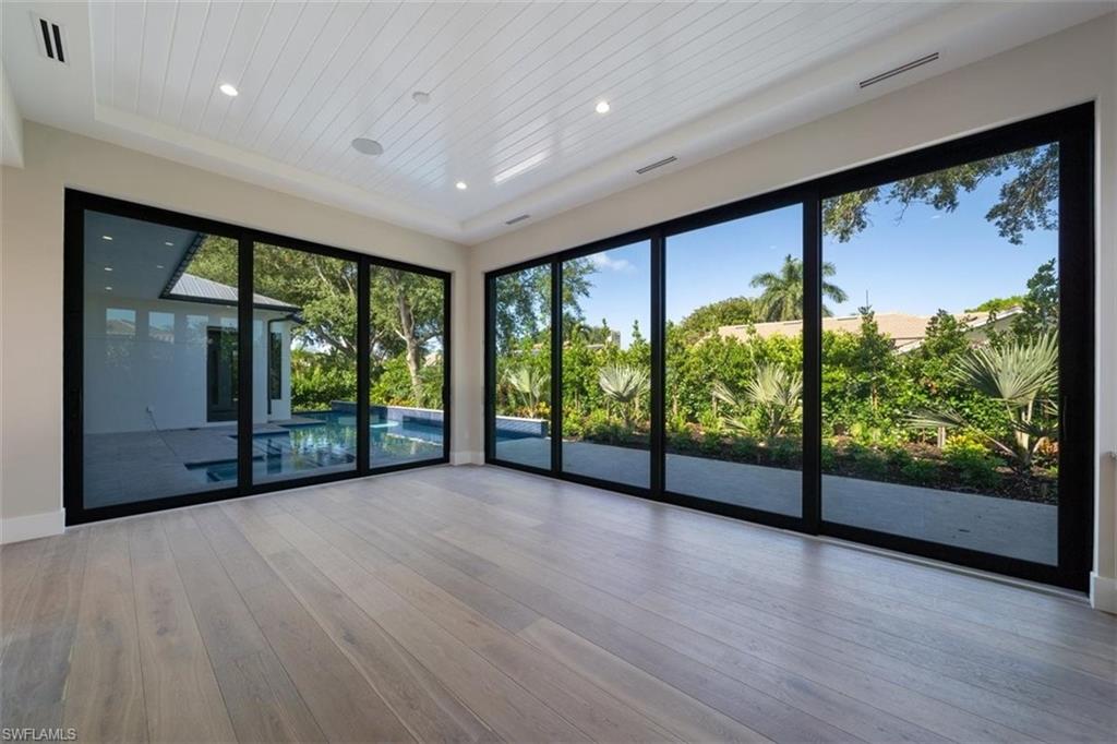 PELICAN BAY WOODS - Residential