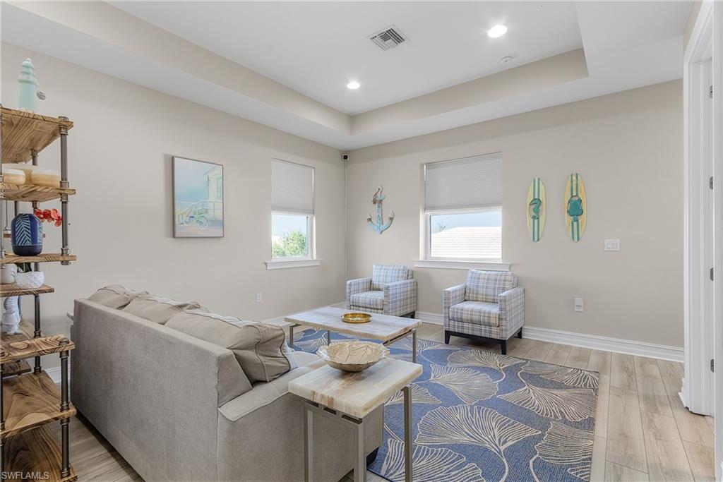 SUTTON CAY - Residential Lease