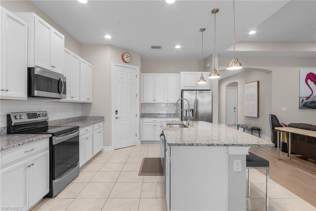 SUTTON CAY - Residential Lease