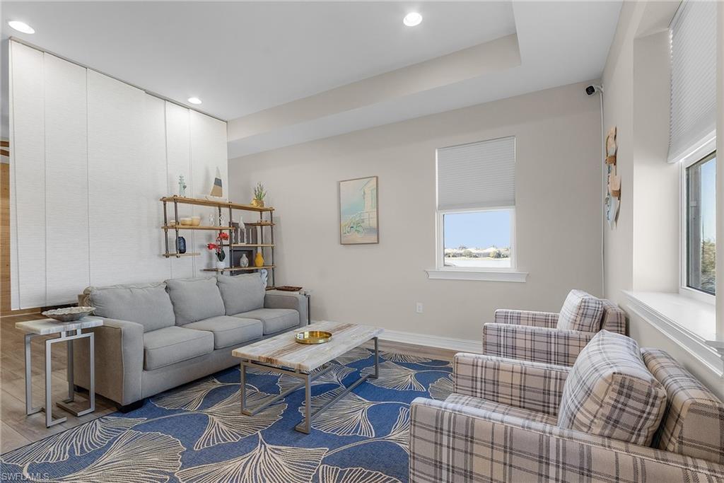 SUTTON CAY - Residential Lease