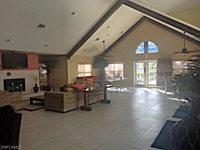 VENETIAN PALMS - Residential Lease