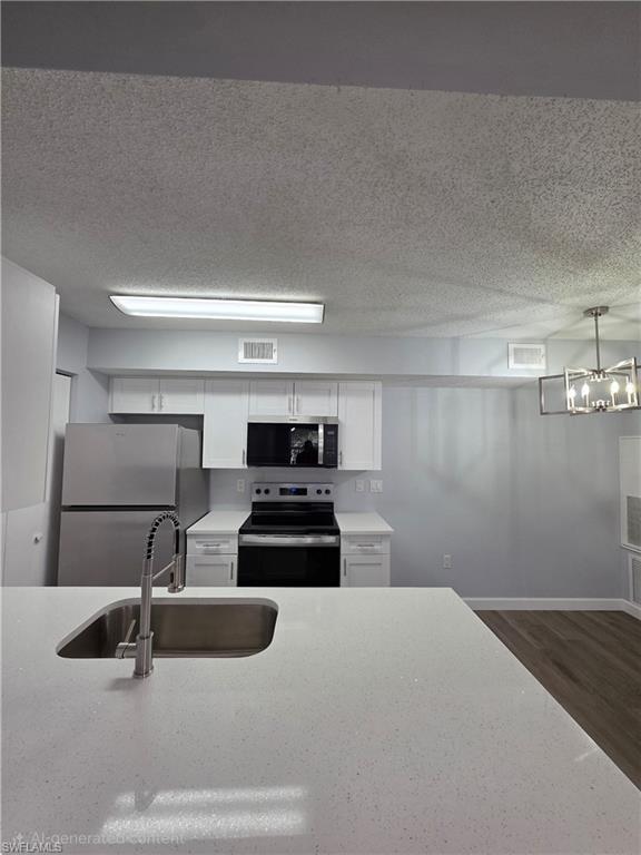 VENETIAN PALMS - Residential Lease