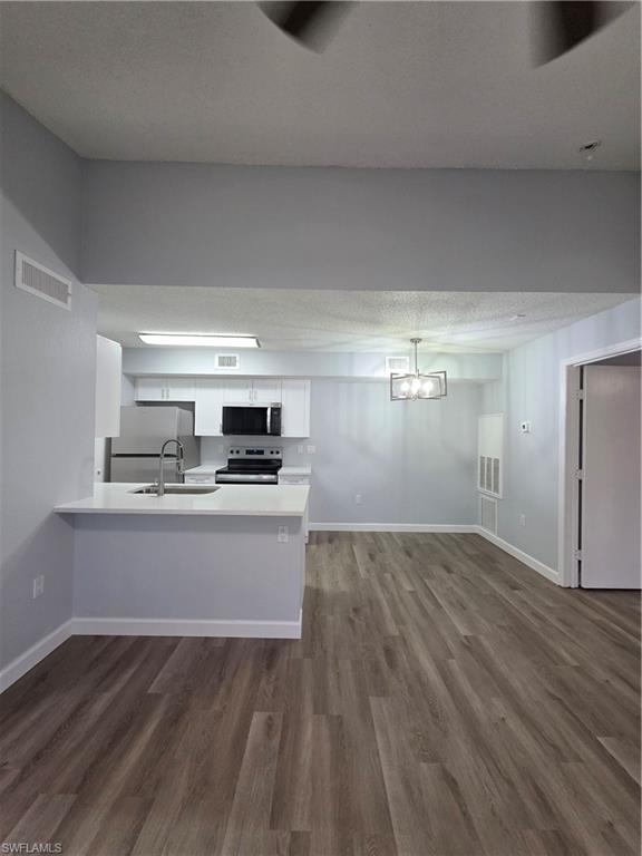 VENETIAN PALMS - Residential Lease