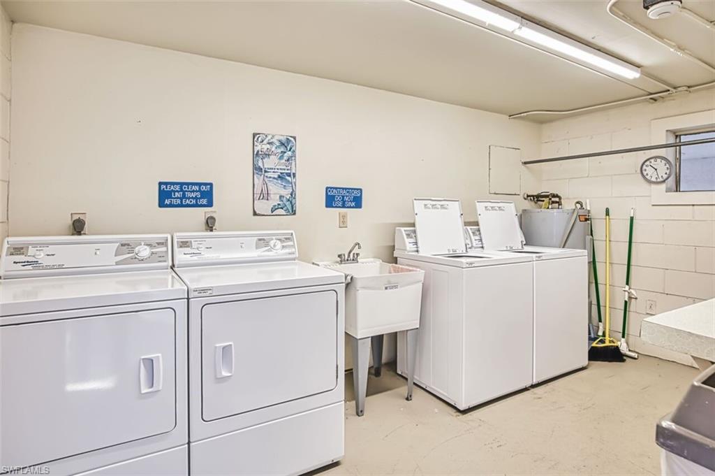 SEVEN LAKES - Residential