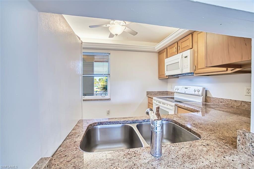 SEVEN LAKES - Residential