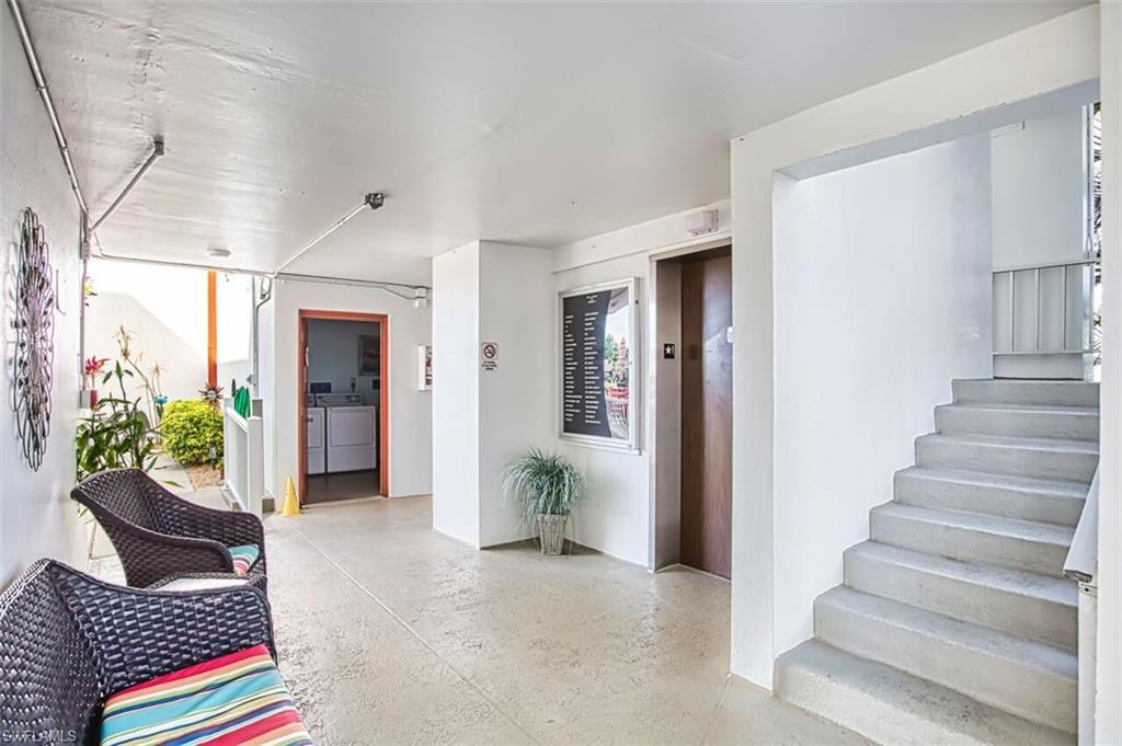 SEVEN LAKES - Residential