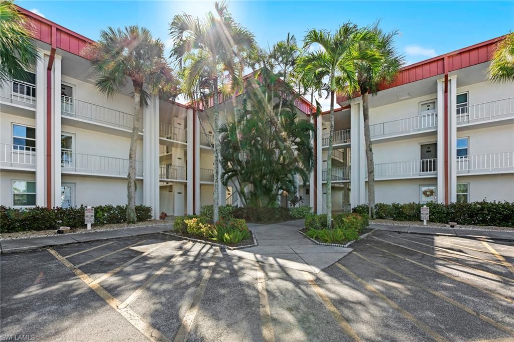 SEVEN LAKES - Residential