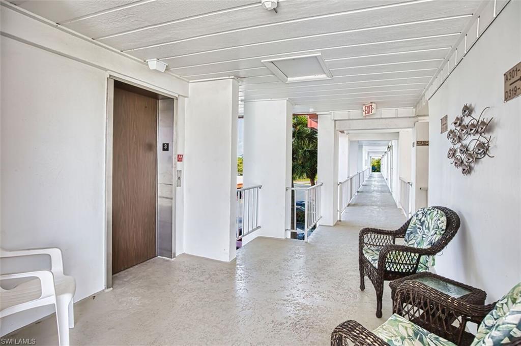 SEVEN LAKES - Residential