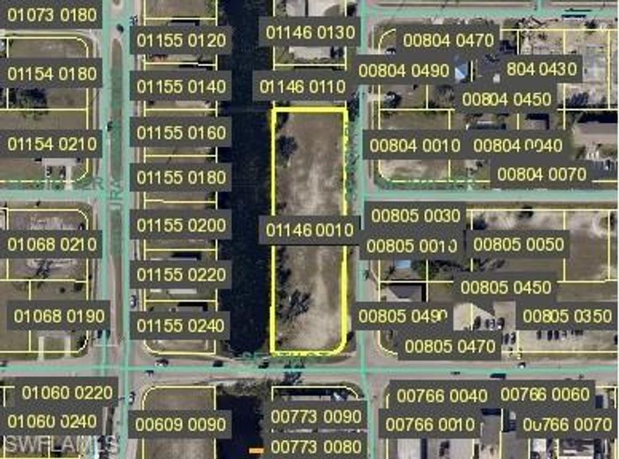 Multifamily 24-unit zone. Canal front, centrally located, close to major employers: Cape Coral city offices, police dept, and all the commercial buildings.