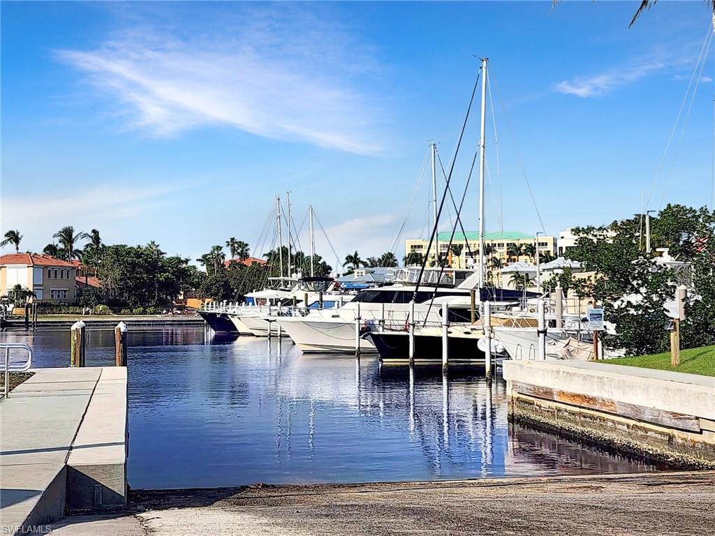 COMMODORE CLUB - Residential