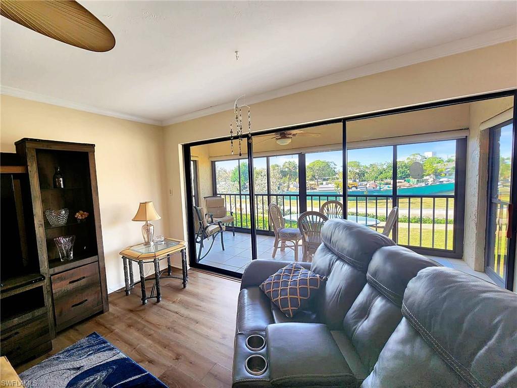 COMMODORE CLUB - Residential