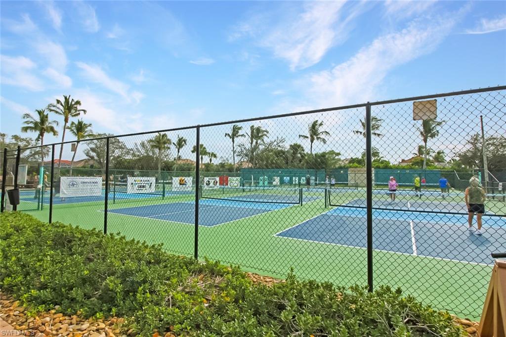 COMMODORE CLUB - Residential