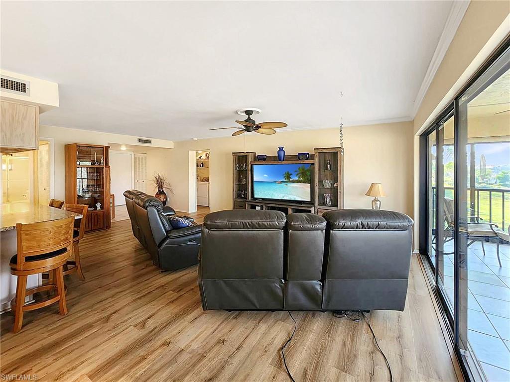 COMMODORE CLUB - Residential