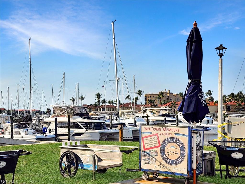 COMMODORE CLUB - Residential