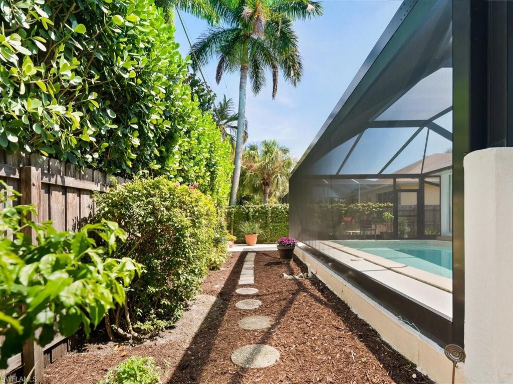 NAPLES PARK - Residential