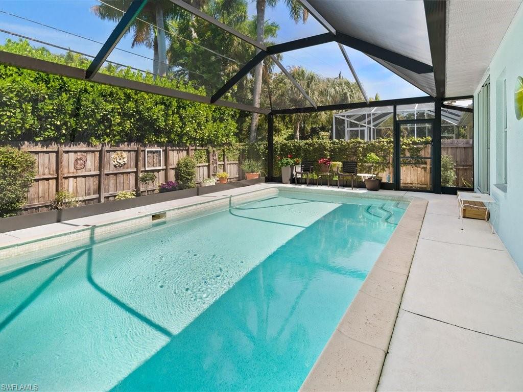 NAPLES PARK - Residential