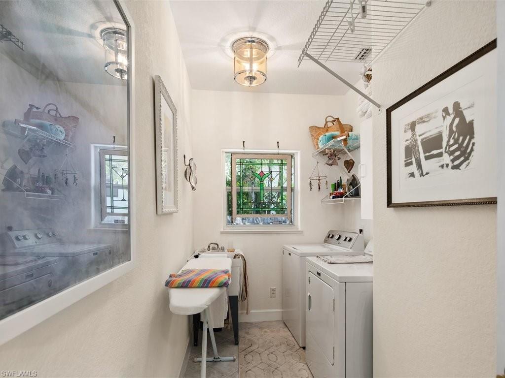 NAPLES PARK - Residential