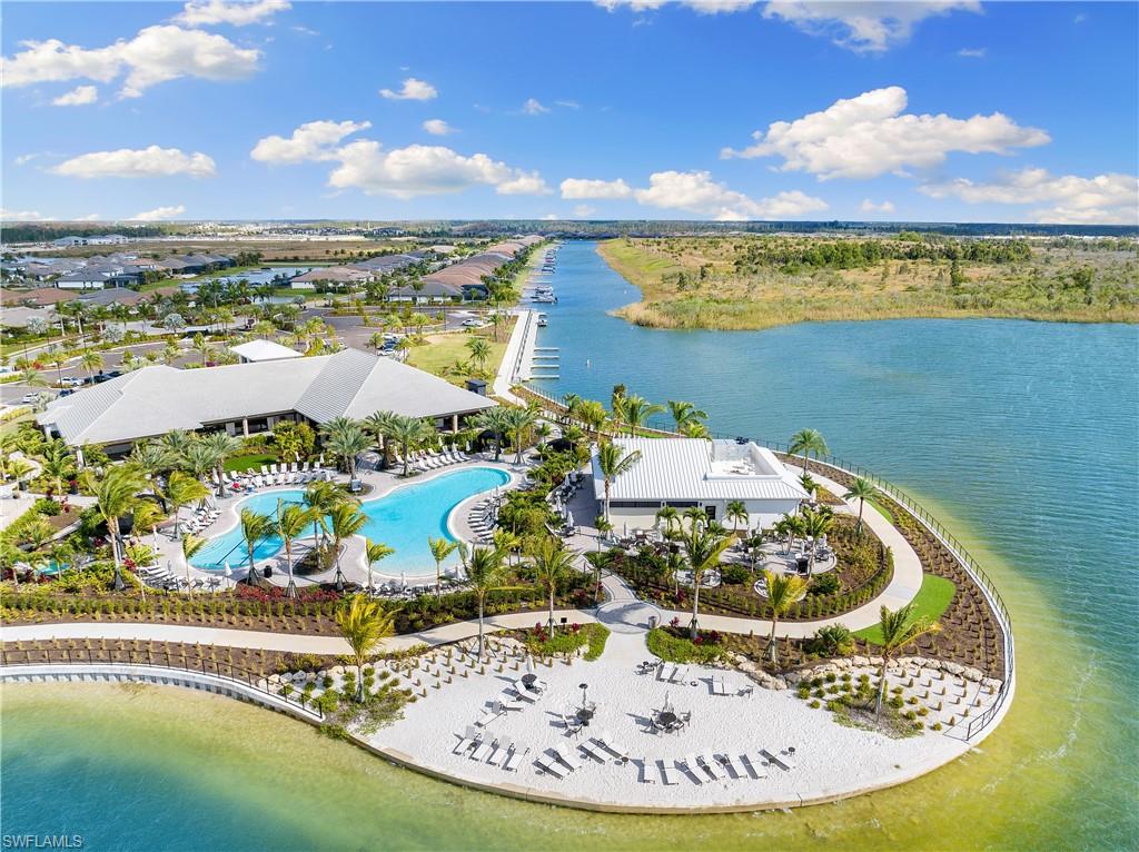 ESPLANADE LAKE CLUB - Residential