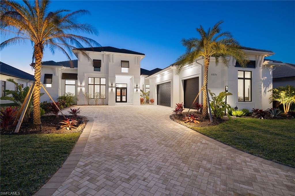 ESPLANADE LAKE CLUB - Residential