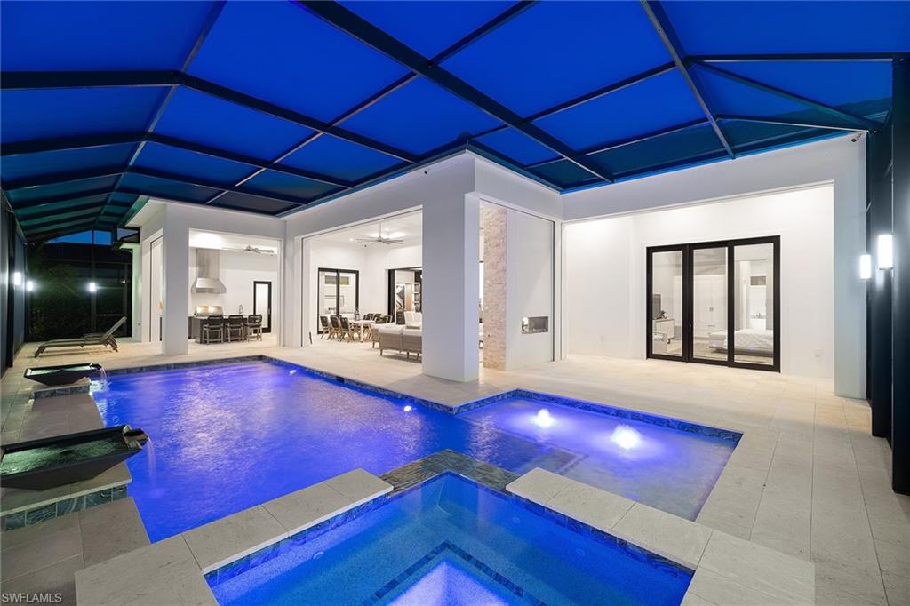 ESPLANADE LAKE CLUB - Residential