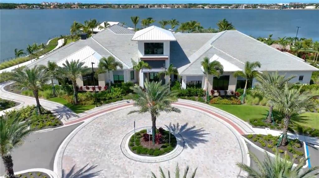 ESPLANADE LAKE CLUB - Residential