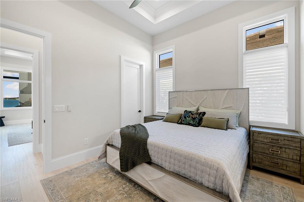 ESPLANADE LAKE CLUB - Residential