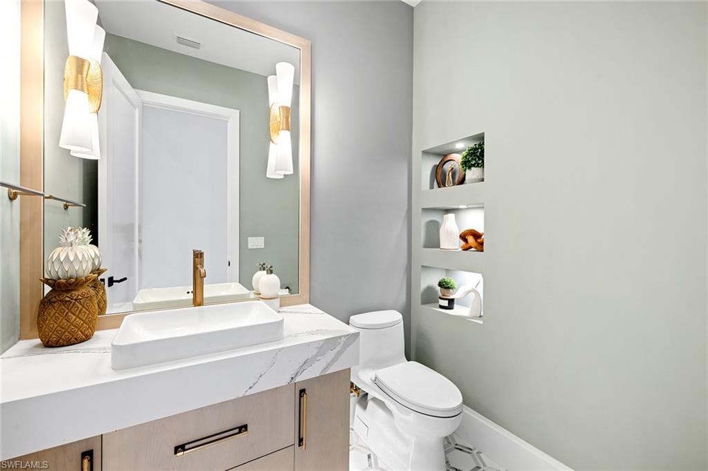 ESPLANADE LAKE CLUB - Residential