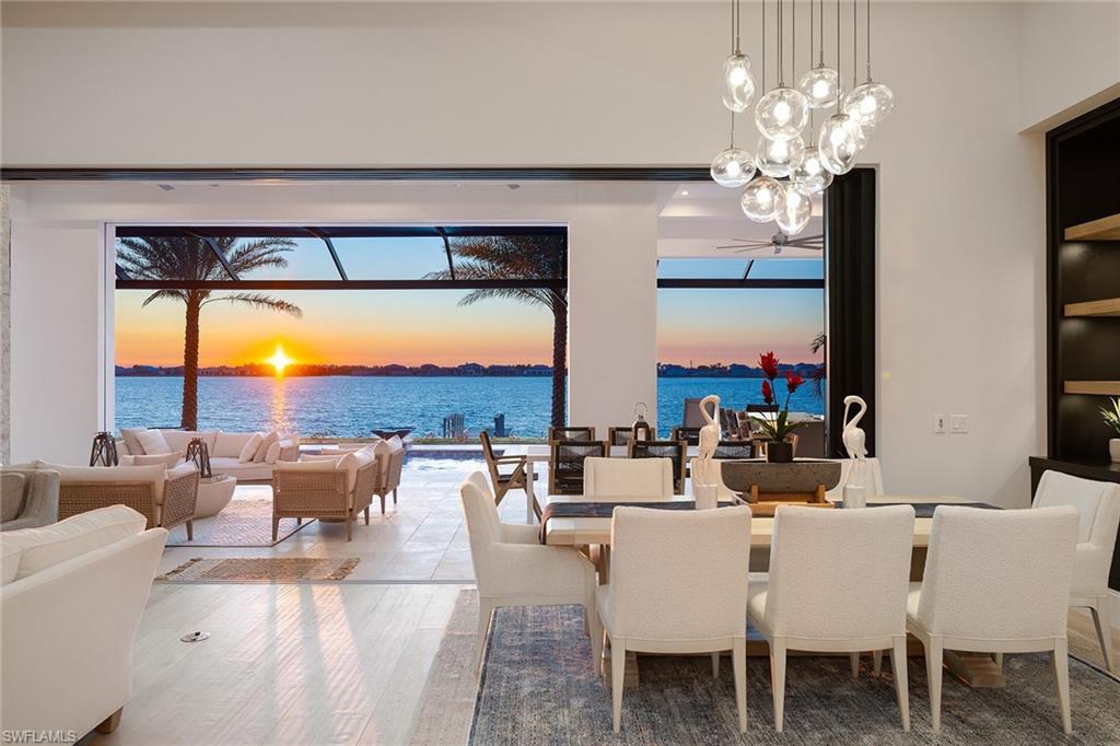 ESPLANADE LAKE CLUB - Residential