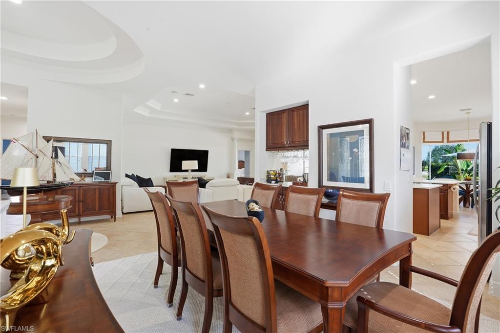 COUNTRY CLUB - Residential